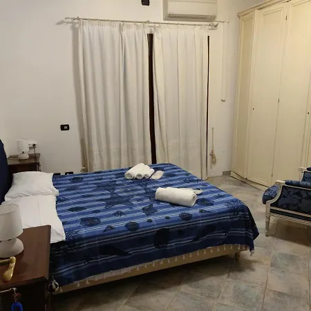 Santeodorohouse E 招待所