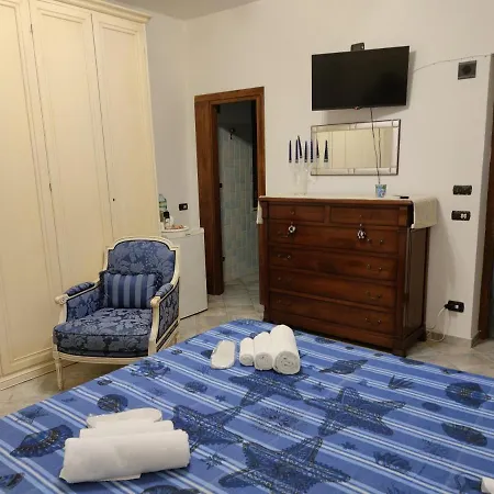 Santeodorohouse E Guest house *