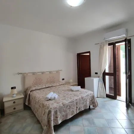 Santeodorohouse E Guest house *
